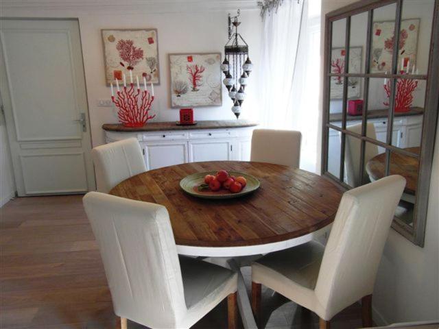 Charming Corner Abode With Castle Views Leilighet Nice Eksteriør bilde